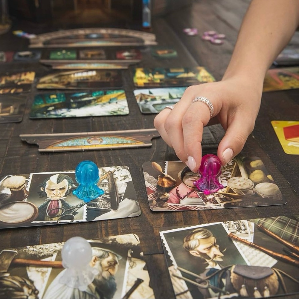 Mysterium Board Game - Cooperative Immersive Mystery Game - Picture 5 of 8